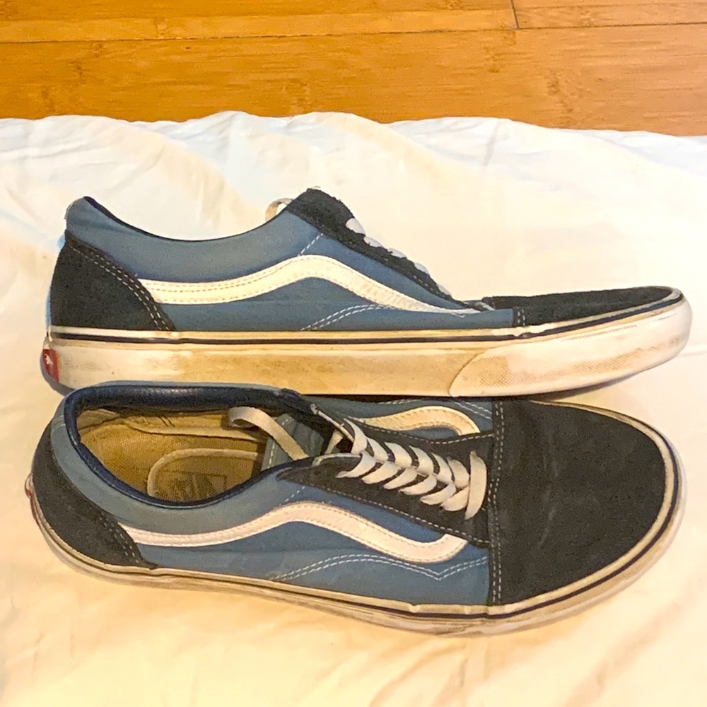Vans old skool- mens 9.5 (42.5 euro)
